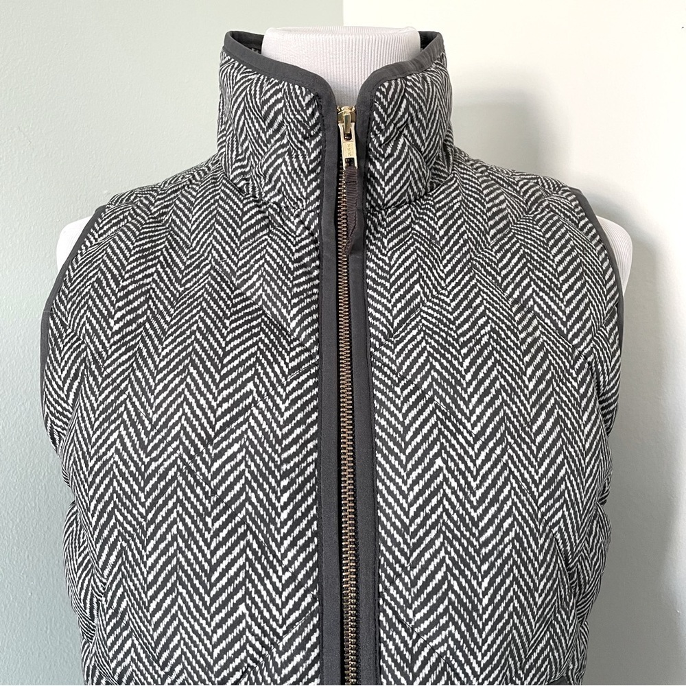 J. Crew Excursion Quilted Herringbone Down Vest Zip Up Gray & White Size S - Picture 3 of 11